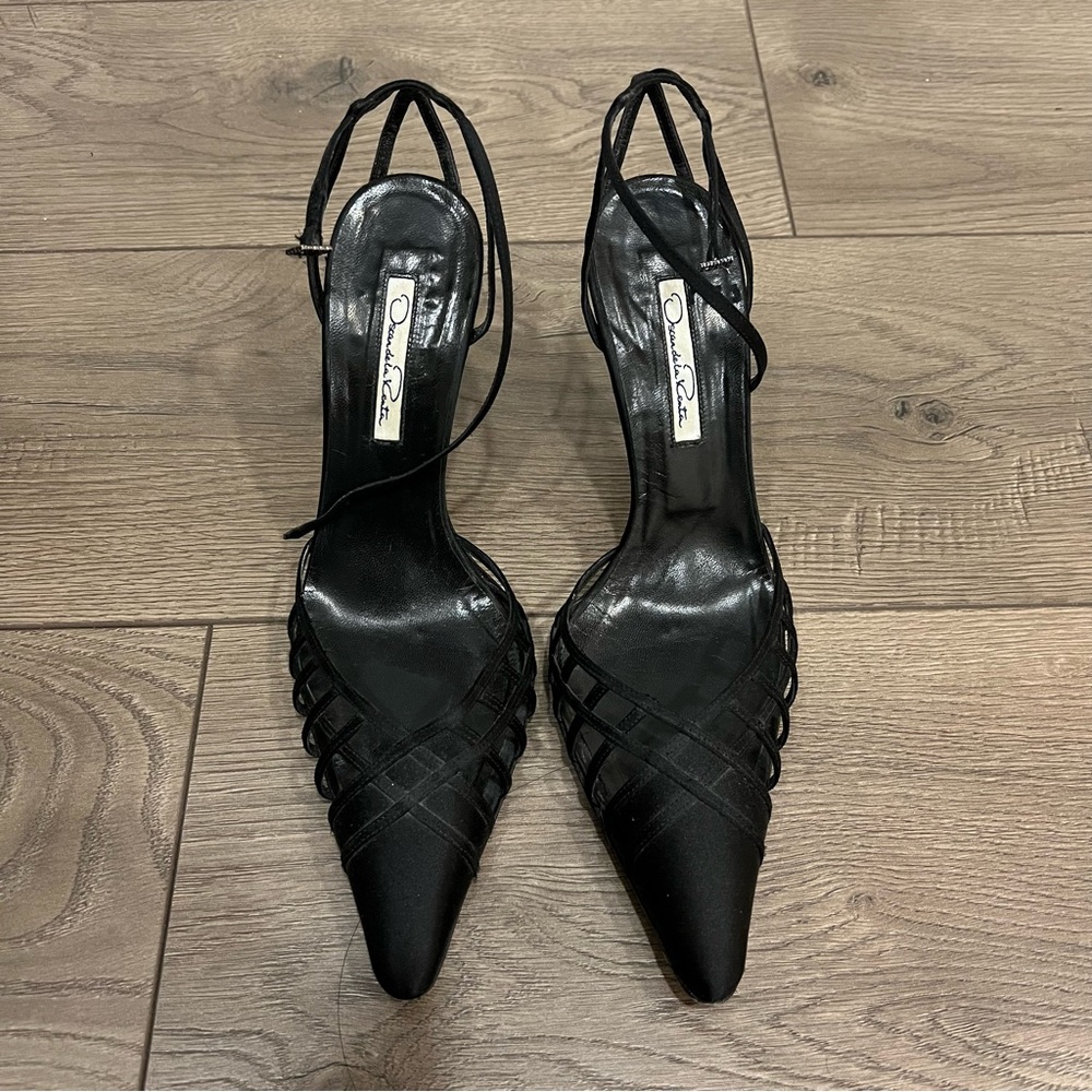 [Sold] Oscar de la Renta Sz.38 Black Satin Heels - Picture 2 of 7